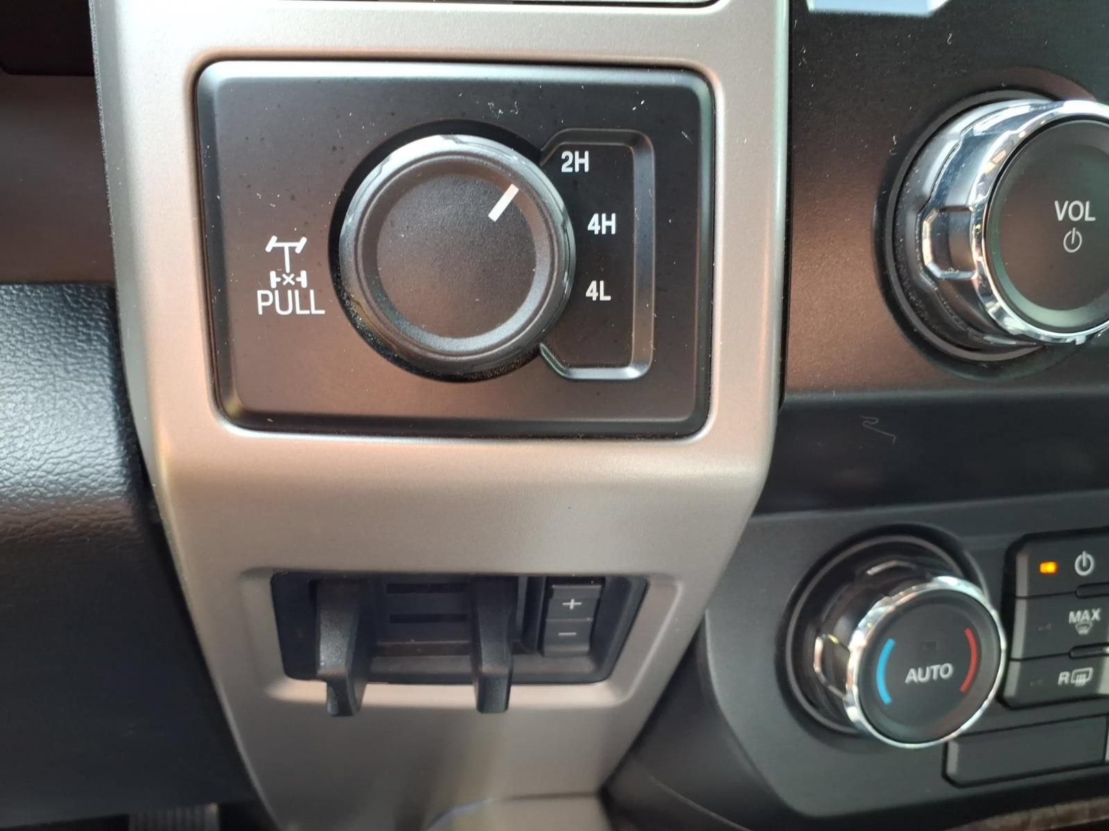 Used 2019 Ford F350 Lariat w/ Chrome Package AWD/4WD image 28