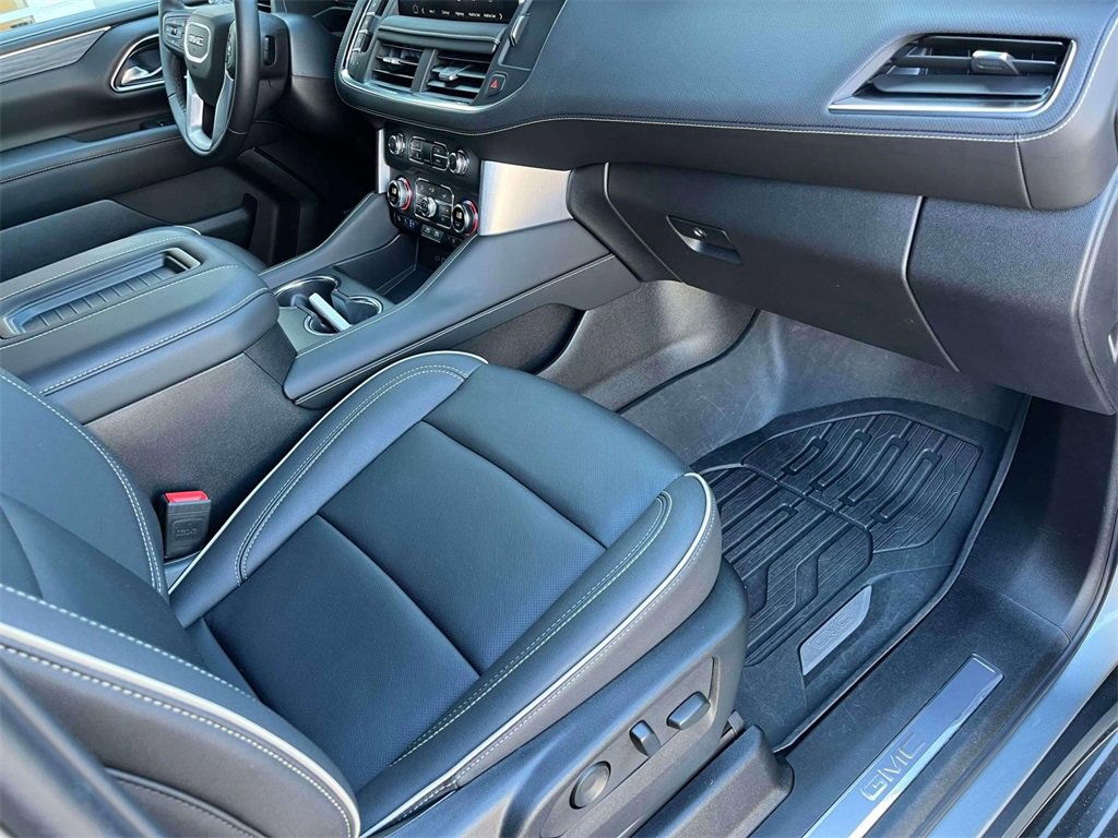 Used 2024 GMC Yukon XL SLT image 23