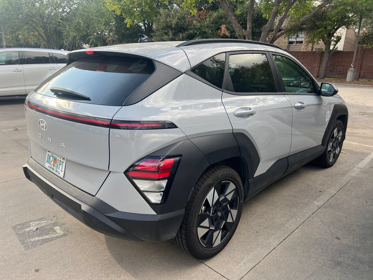 Used 2025 Hyundai Kona SEL FWD image 4