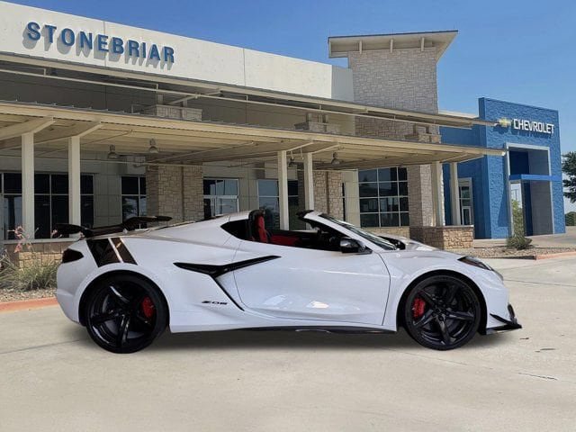 Used 2024 Chevrolet Corvette Z06 w/ Z07 Performance Package RWD image 3