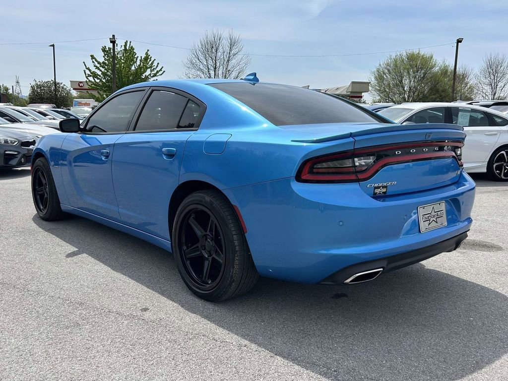 Used 2018 Dodge Charger R/T w/ Plus Group RWD image 5
