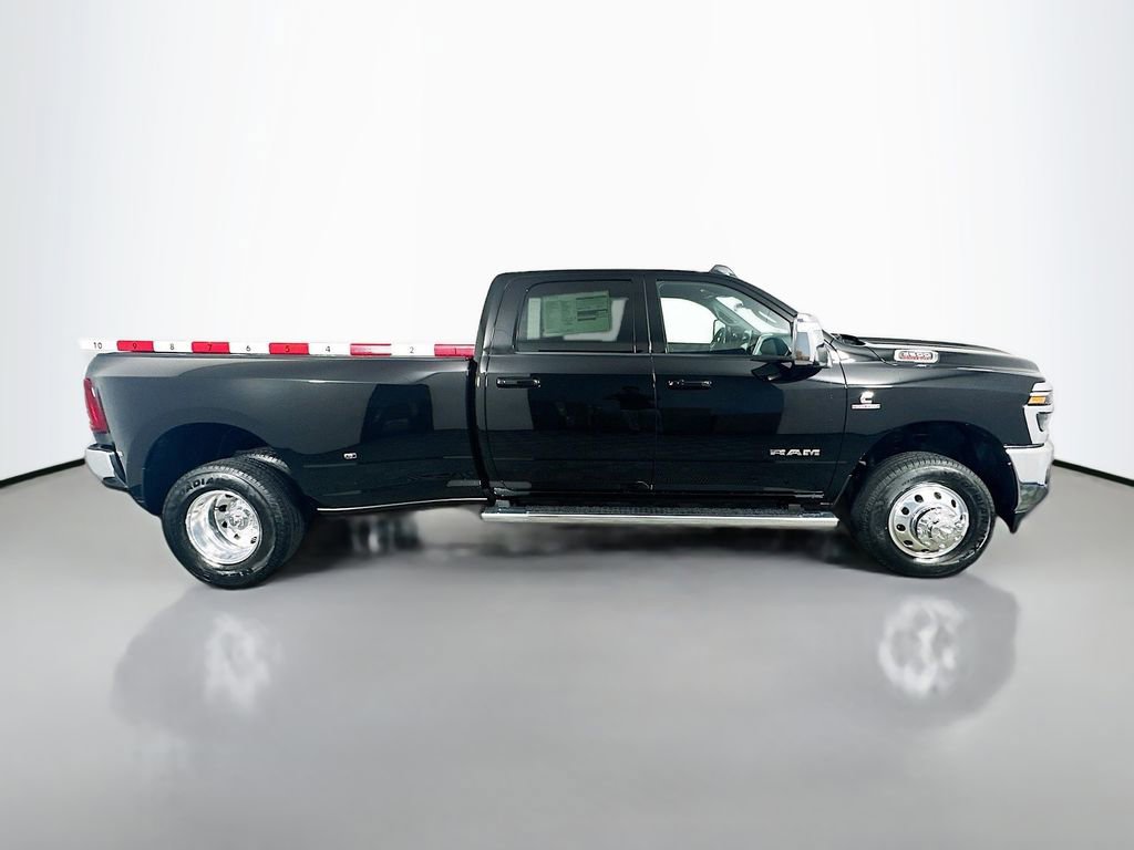 New 2025 RAM 3500 Laramie AWD/4WD image 8