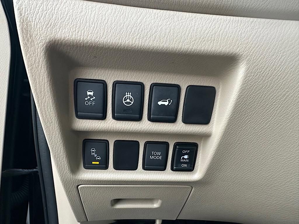 Used 2018 Nissan Pathfinder Platinum image 25