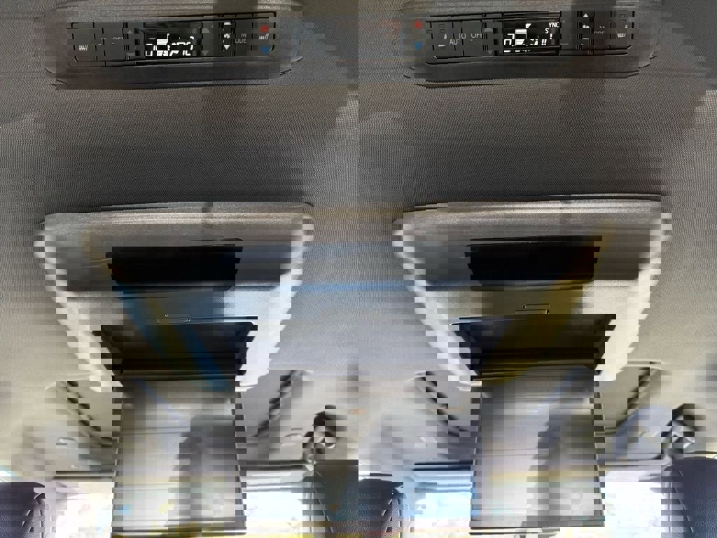 Used 2023 Toyota Sienna Platinum image 18