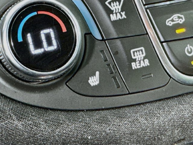 Used 2020 Chevrolet Malibu LT FWD image 21
