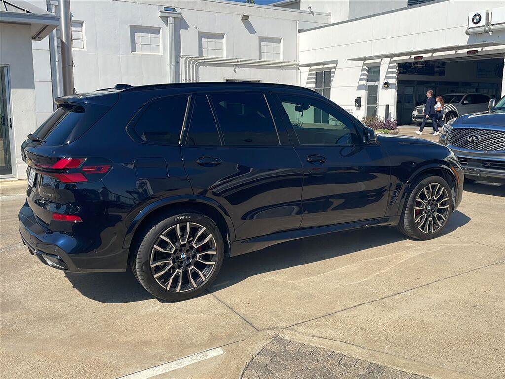 Used 2024 BMW X5 xDrive40i w/ M Sport Package AWD/4WD image 2