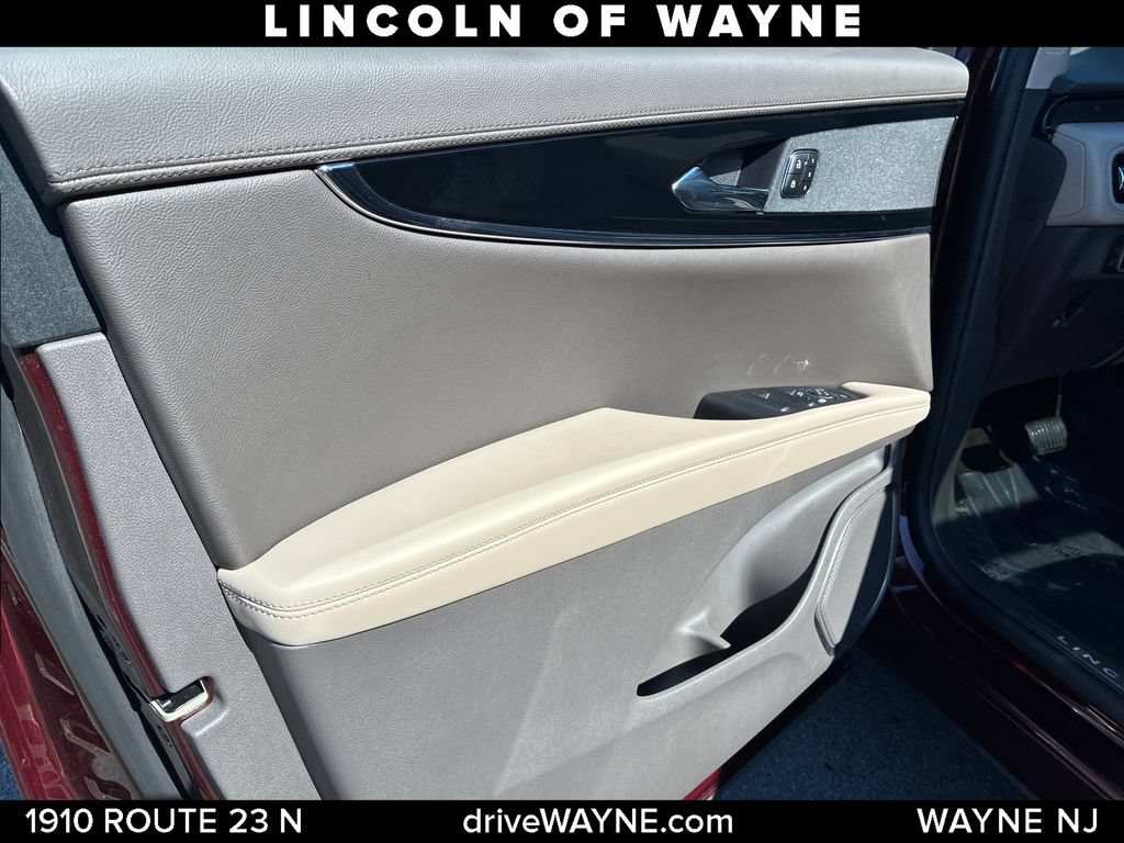 Used 2023 Lincoln Nautilus Reserve AWD/4WD image 13