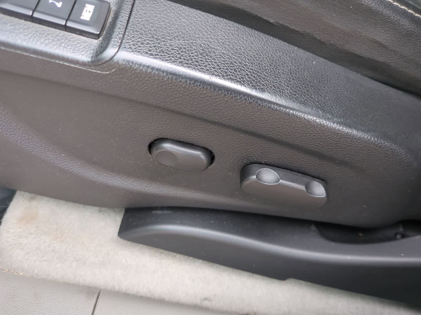 Used 2015 Buick Encore Leather FWD image 17