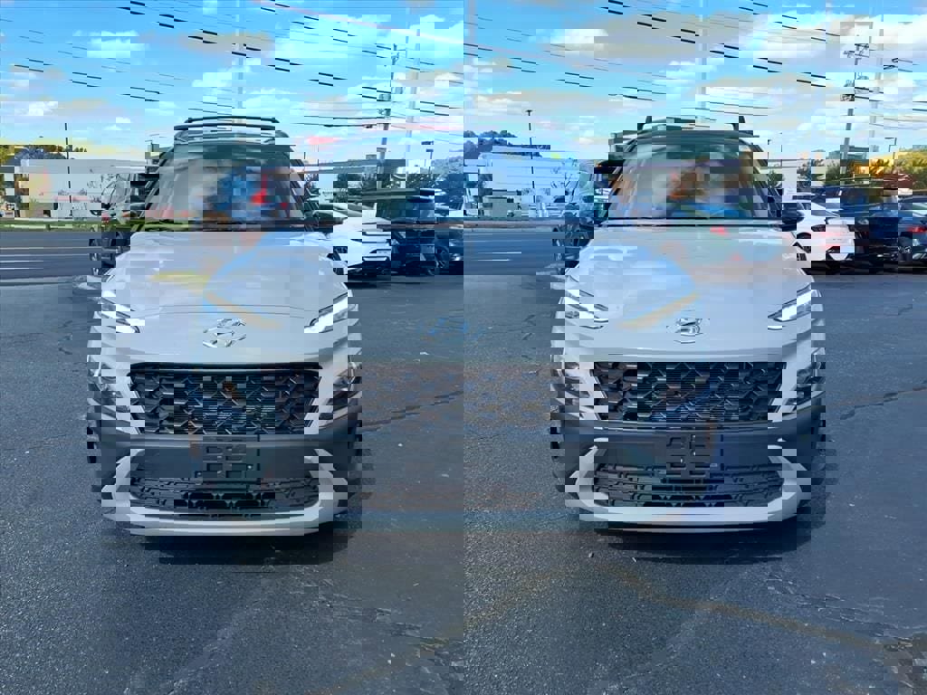 Used 2022 Hyundai Kona SEL image 2