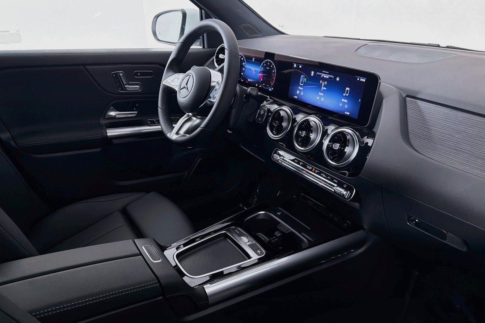 New 2026 Mercedes-Benz GLA 250 image 17