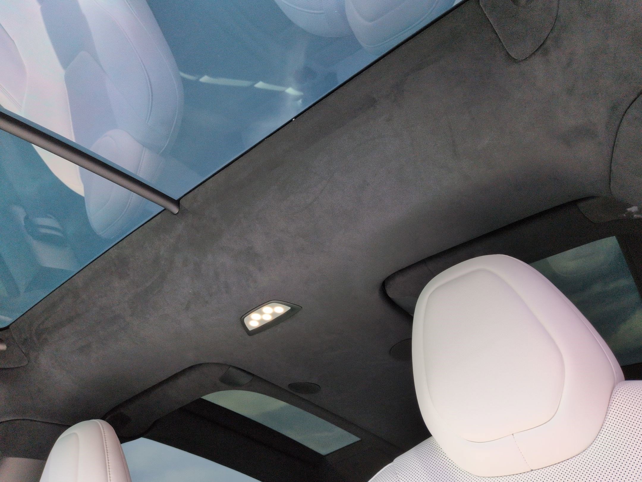 Used 2024 Tesla Model X image 28