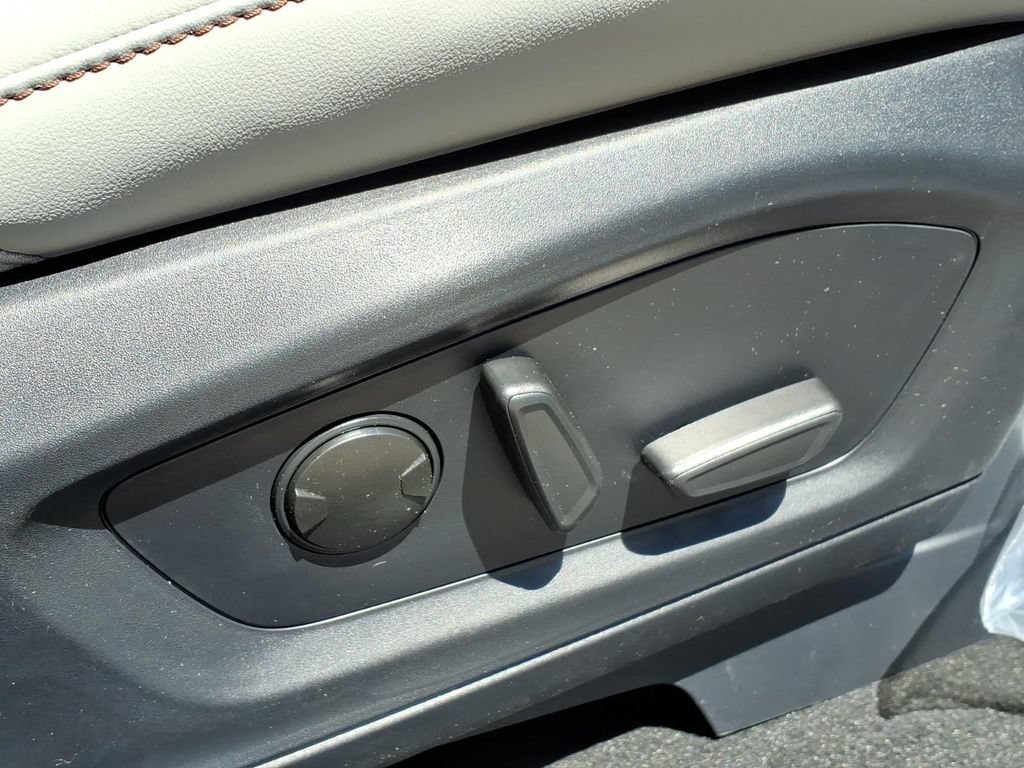 New 2026 Ford Explorer Active w/ Active Comfort Package AWD/4WD image 10