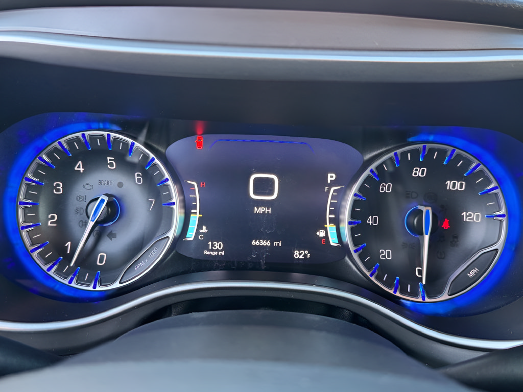 Used 2025 Chrysler Pacifica Select FWD image 16