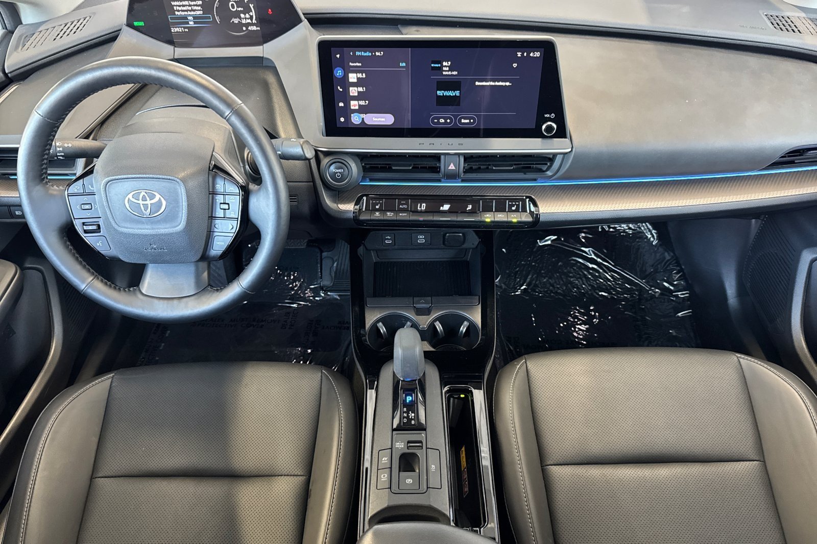 Certified 2025 Toyota Prius XLE FWD image 12