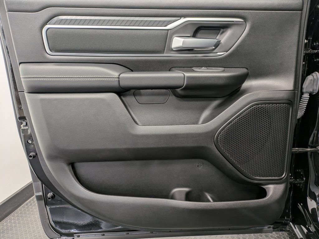 Used 2025 RAM 1500 Big Horn AWD/4WD image 24