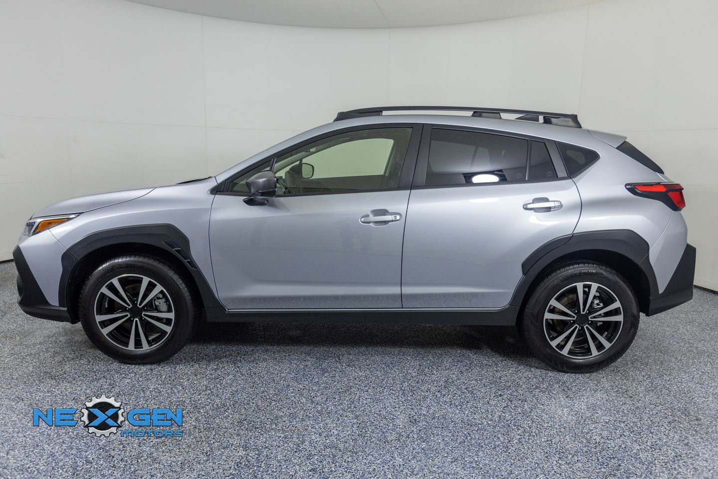 Used 2024 Subaru Crosstrek 2.0i Premium AWD/4WD image 4
