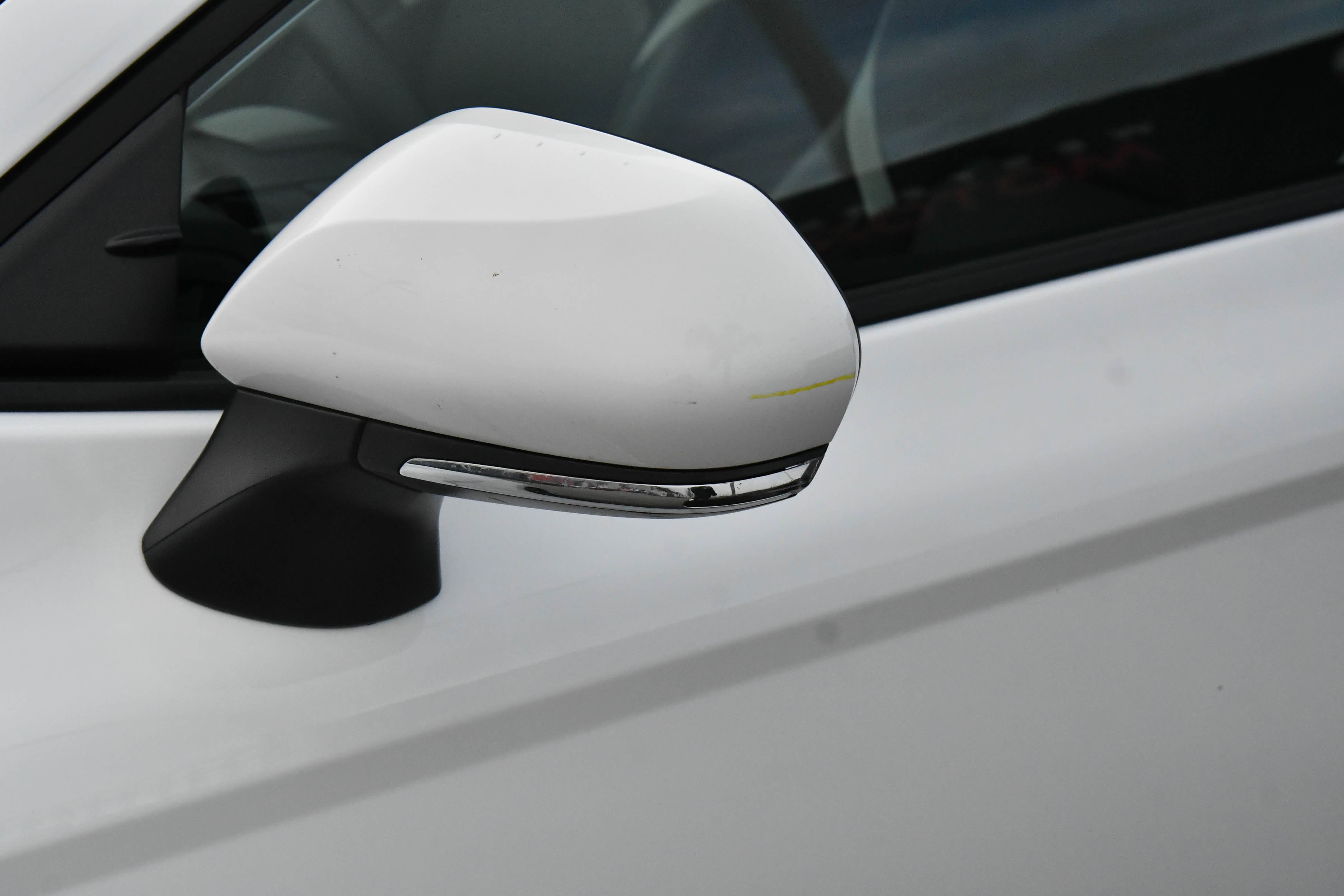 Used 2025 Toyota Camry SE image 13