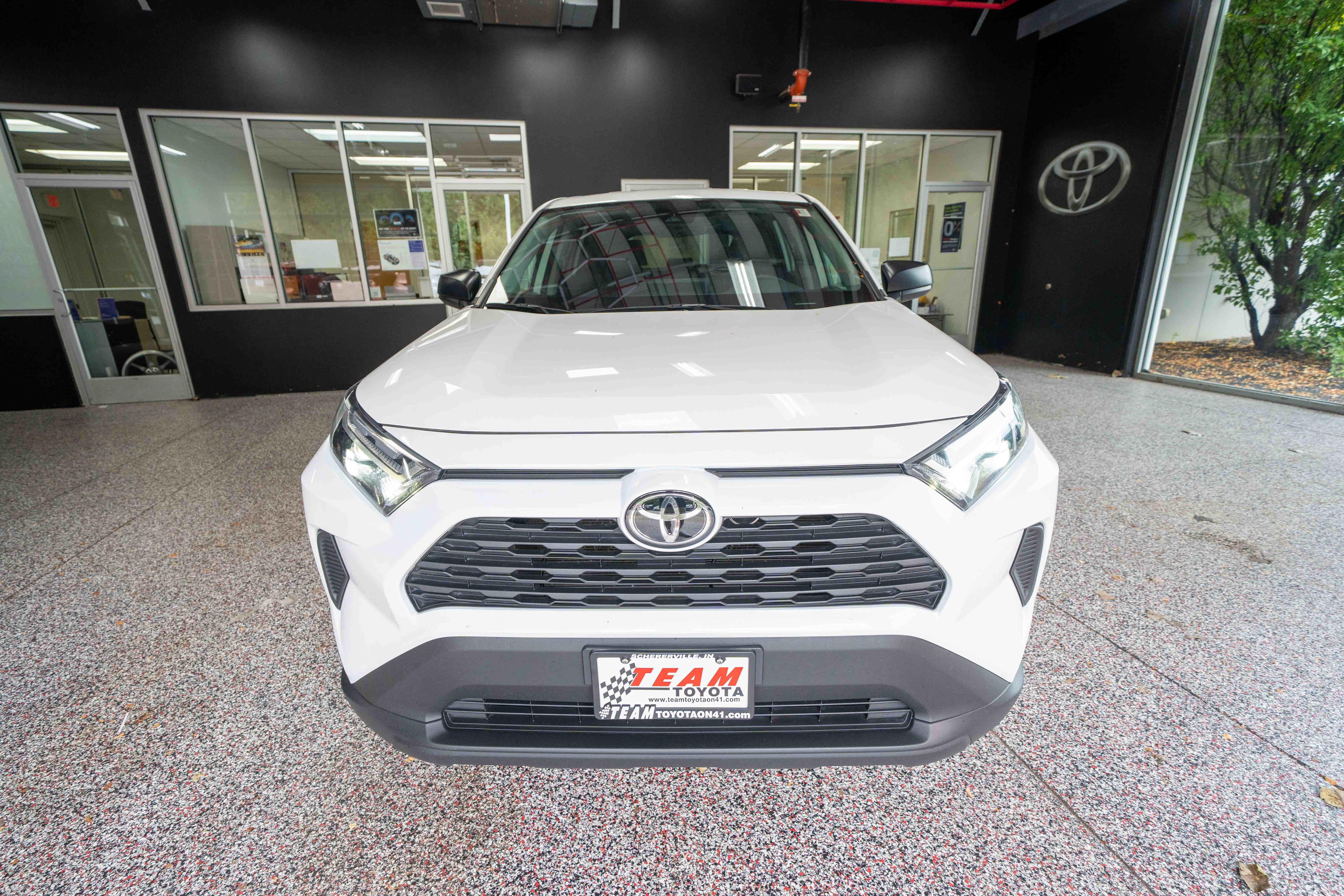 Used 2025 Toyota RAV4 LE AWD/4WD image 6