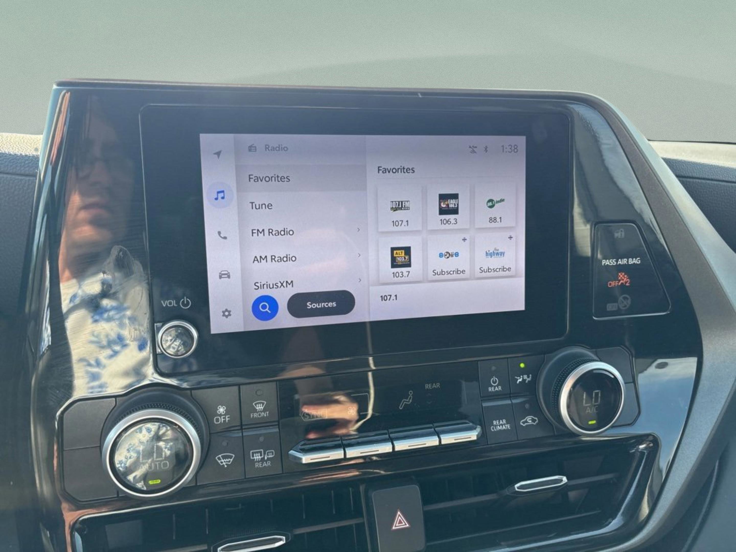 Used 2024 Toyota Highlander LE image 16