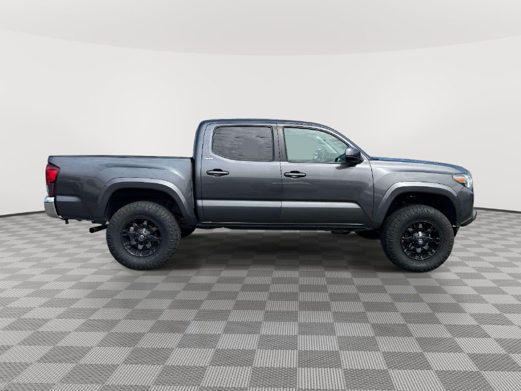 Used 2022 Toyota Tacoma SR5 AWD/4WD image 8