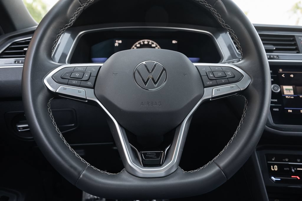Used 2023 Volkswagen Tiguan SE R-Line FWD image 25
