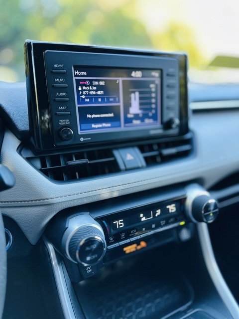 Used 2022 Toyota RAV4 XLE image 13