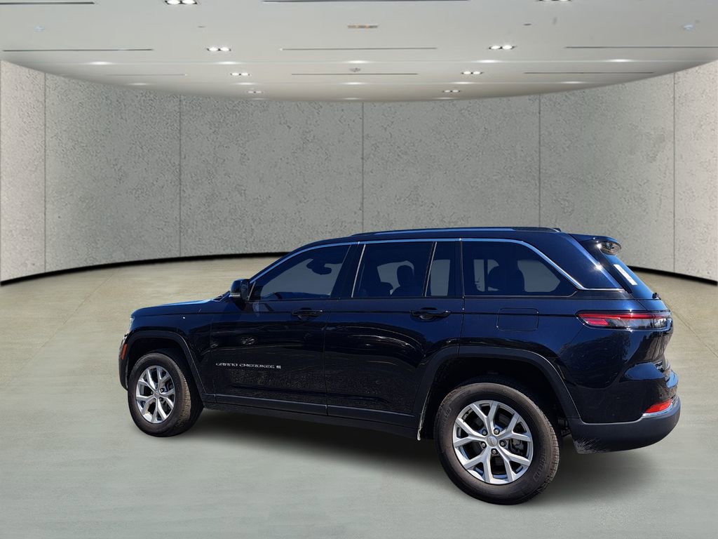 Used 2024 Jeep Grand Cherokee Limited AWD/4WD image 6