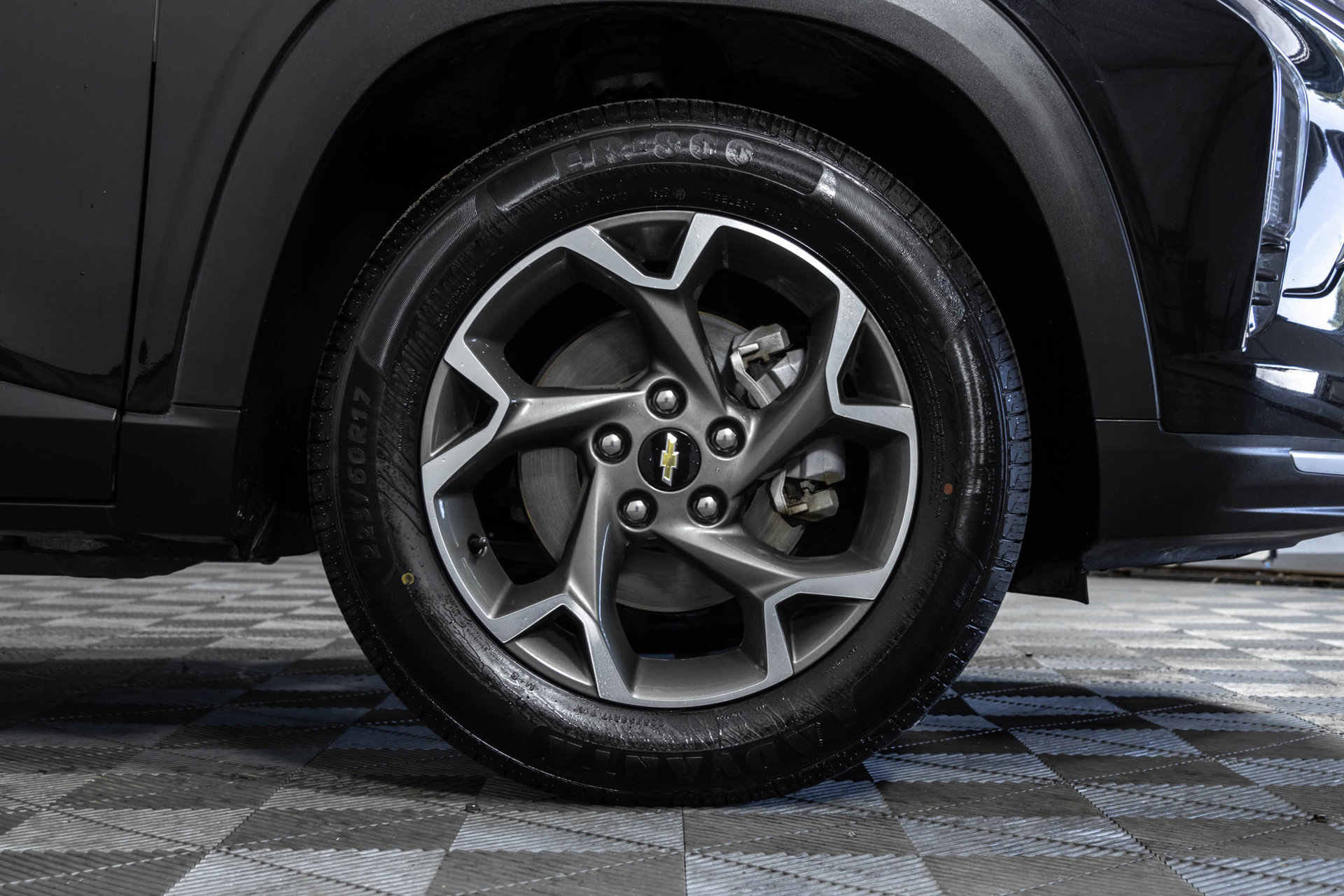 Used 2025 Chevrolet Trax LT FWD image 41