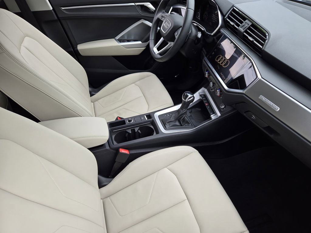 Certified 2024 Audi Q3 2.0T Premium Plus w/ Premium Plus Package AWD/4WD image 18