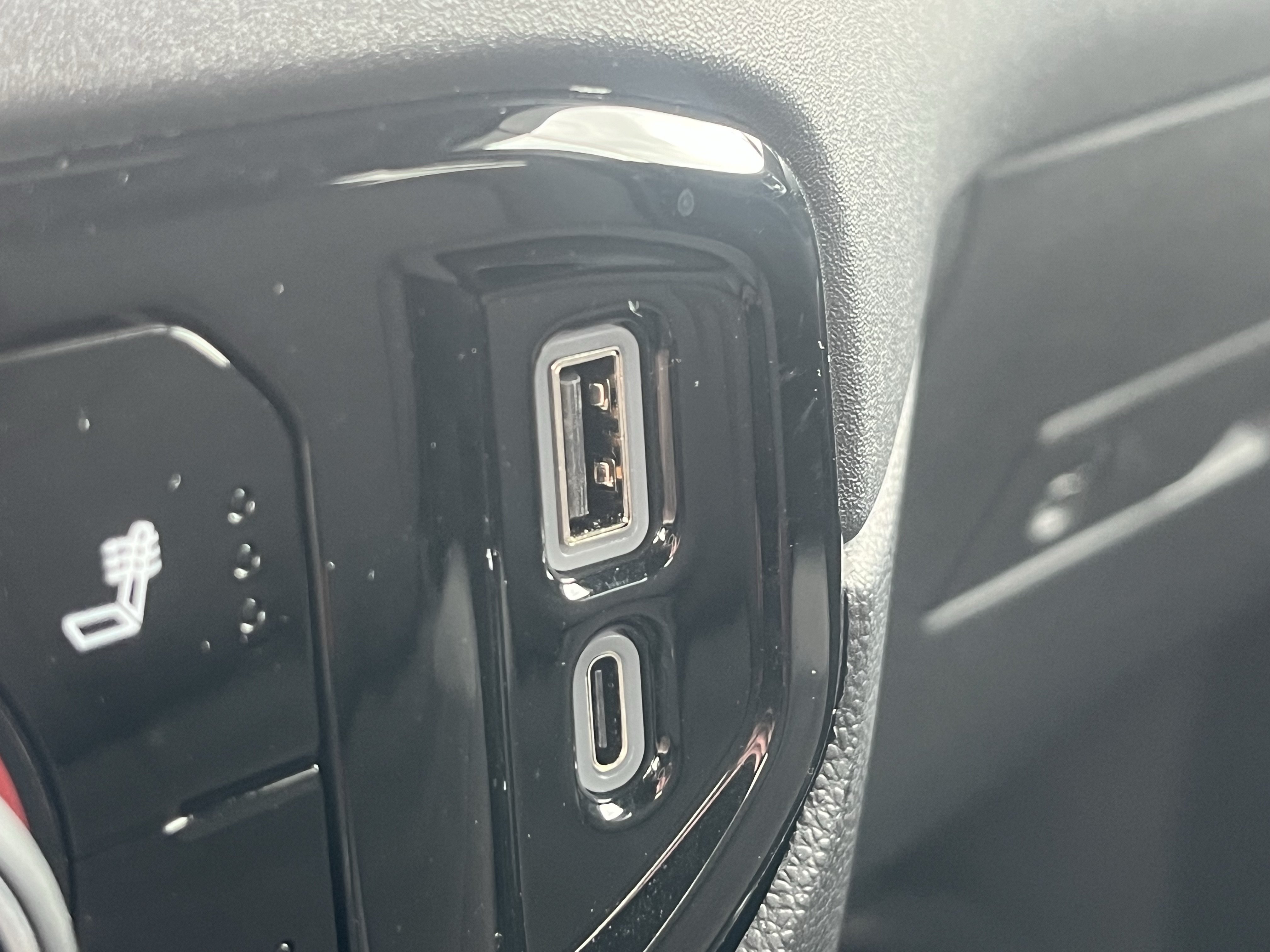 Used 2024 Chevrolet Silverado 1500 LT AWD/4WD image 24
