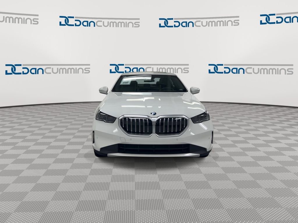Used 2026 BMW 530i RWD image 3