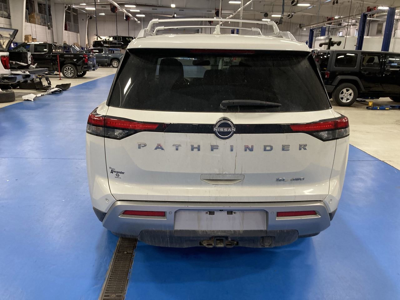 Used 2022 Nissan Pathfinder SL w/ SL Premium Package AWD/4WD image 6