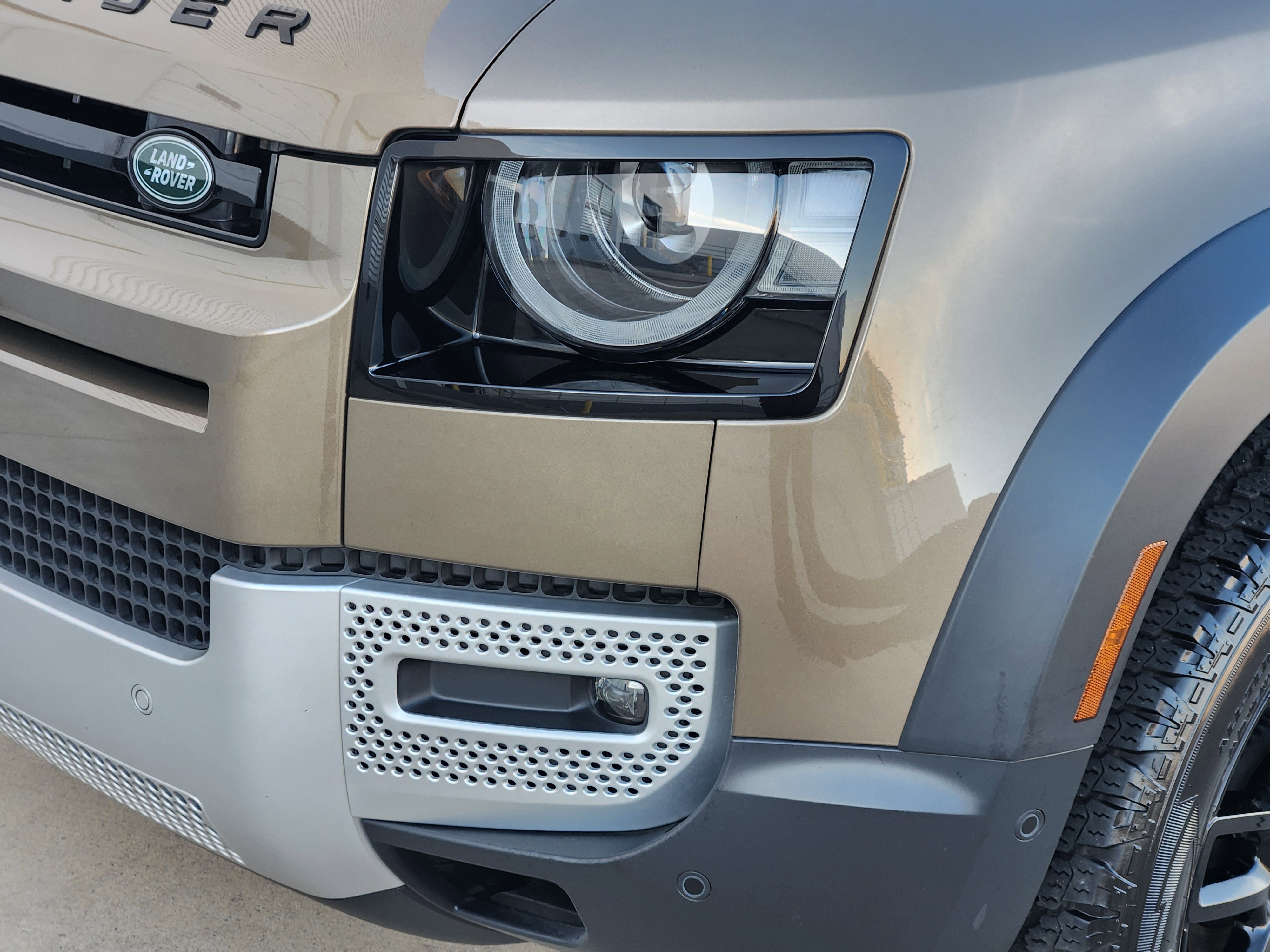 Certified 2025 Land Rover Defender 90 S image 9