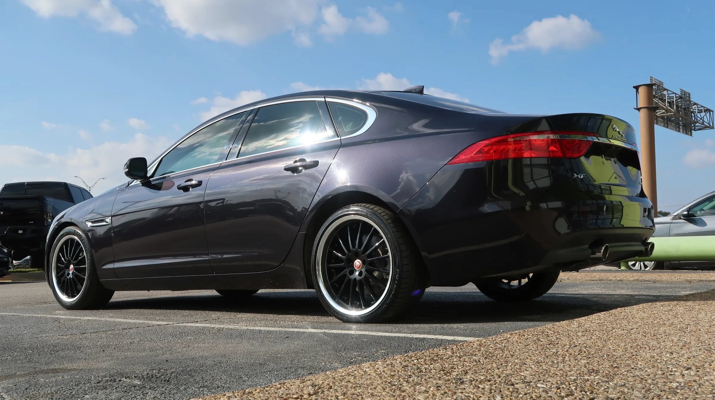 Used 2017 Jaguar XF Prestige RWD image 13