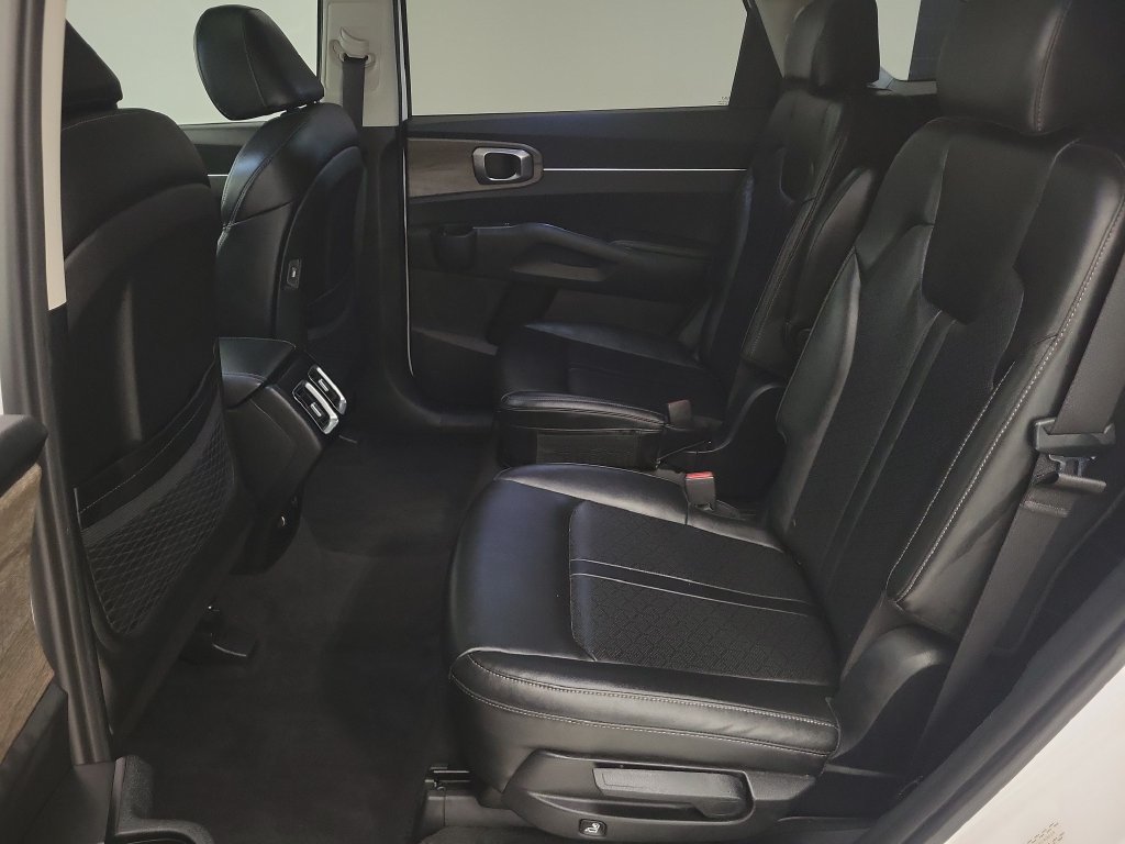 Used 2022 Kia Sorento EX w/ Panoramic Sunroof Package FWD image 21