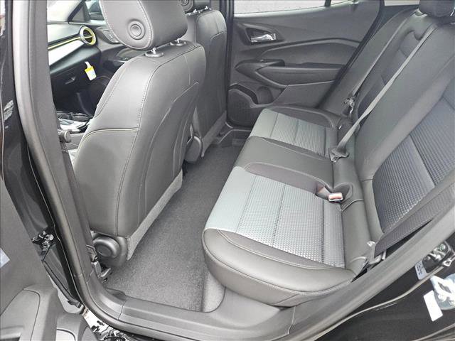 New 2026 Chevrolet Trax LT w/ Driver Confidence Package image 15