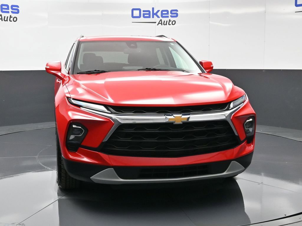Used 2024 Chevrolet Blazer LT image 3
