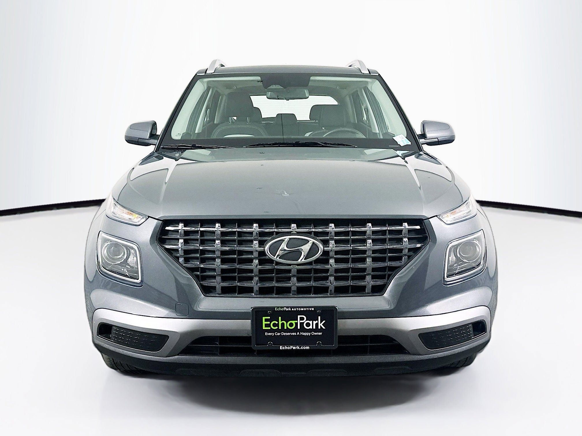 Used 2025 Hyundai Venue SEL image 2