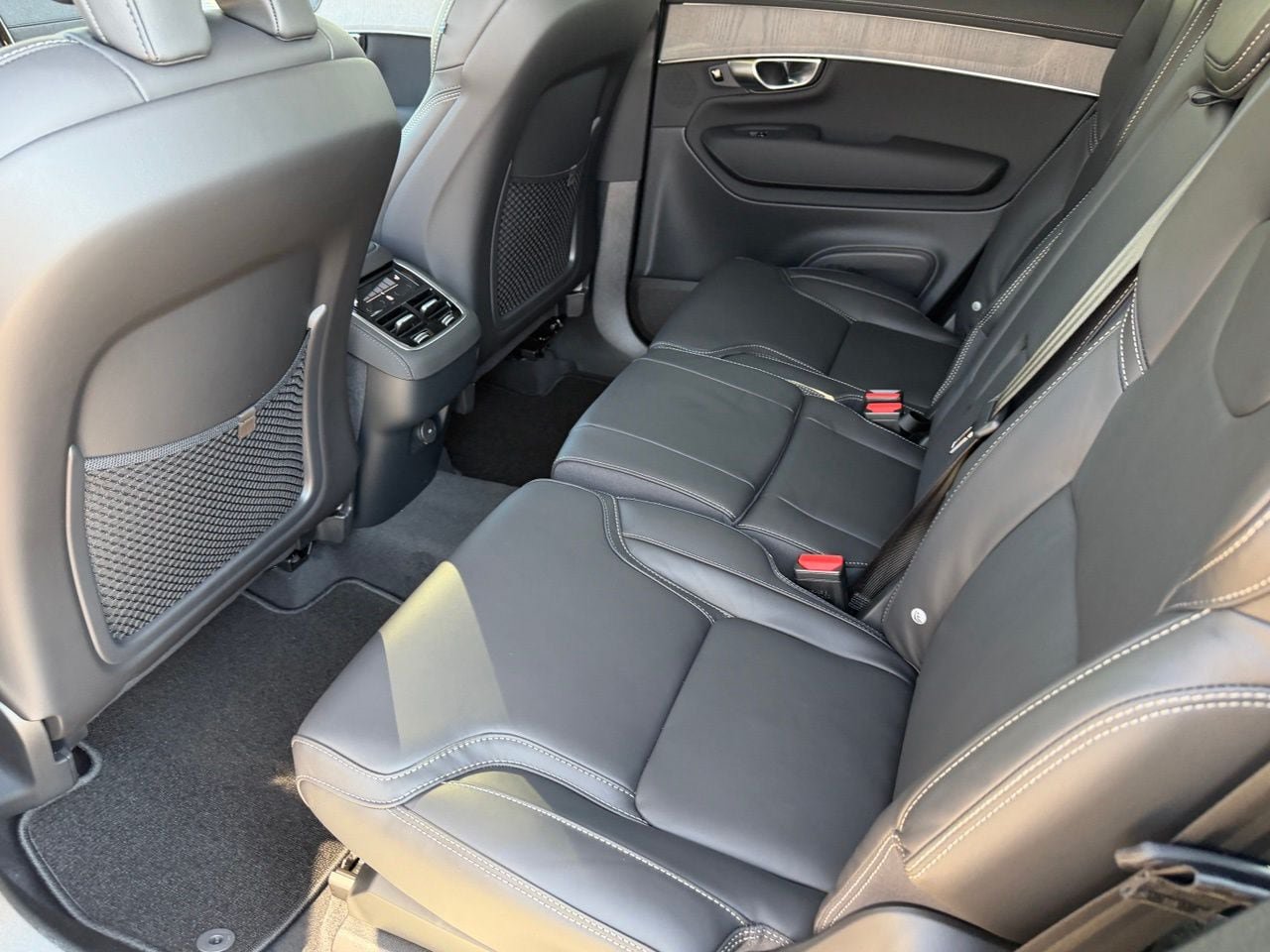 New 2027 Volvo XC90 B6 Ultra AWD/4WD image 18