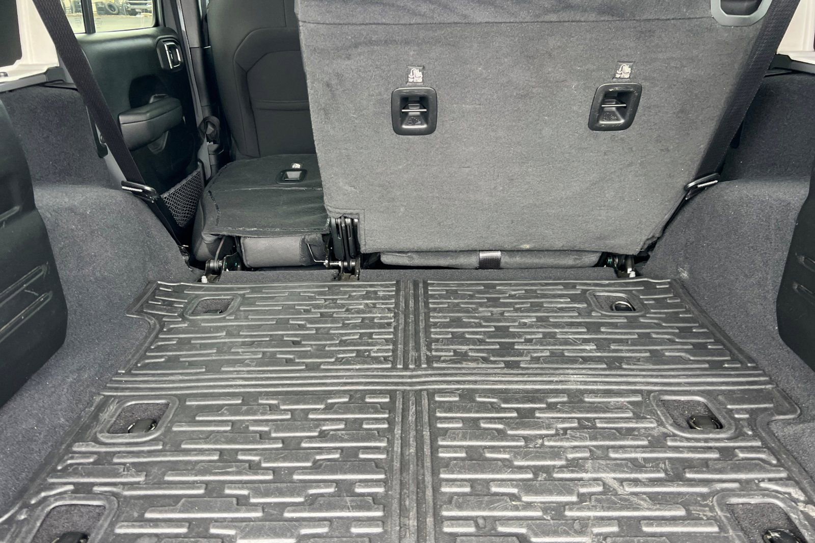 Used 2023 Jeep Wrangler Sport image 15