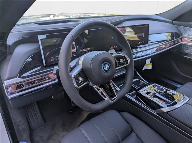 New 2026 BMW 750e xDrive w/ Premium Package image 3