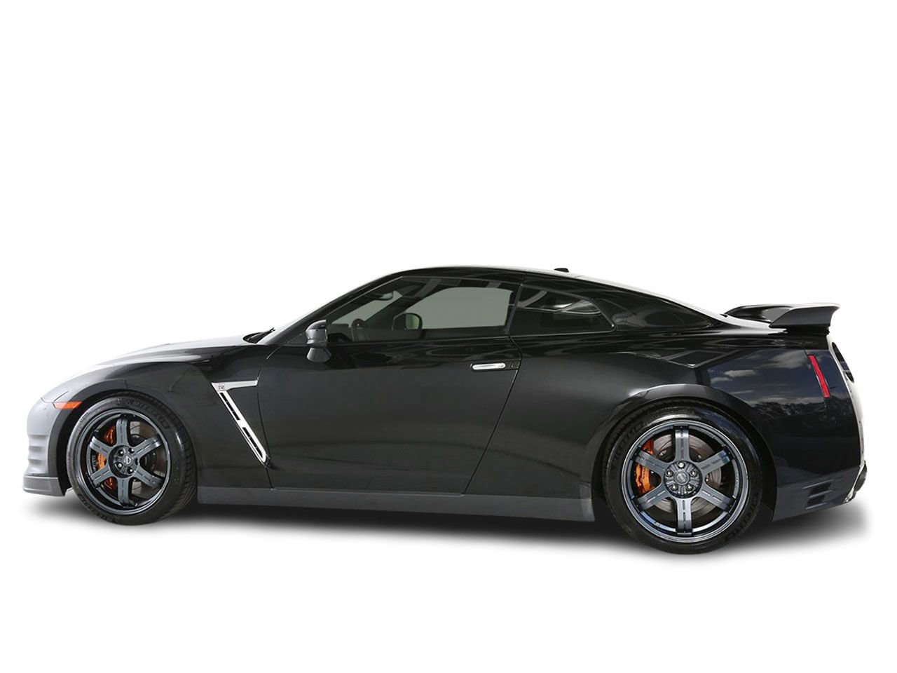 Used 2015 Nissan GT-R Black Edition image 10