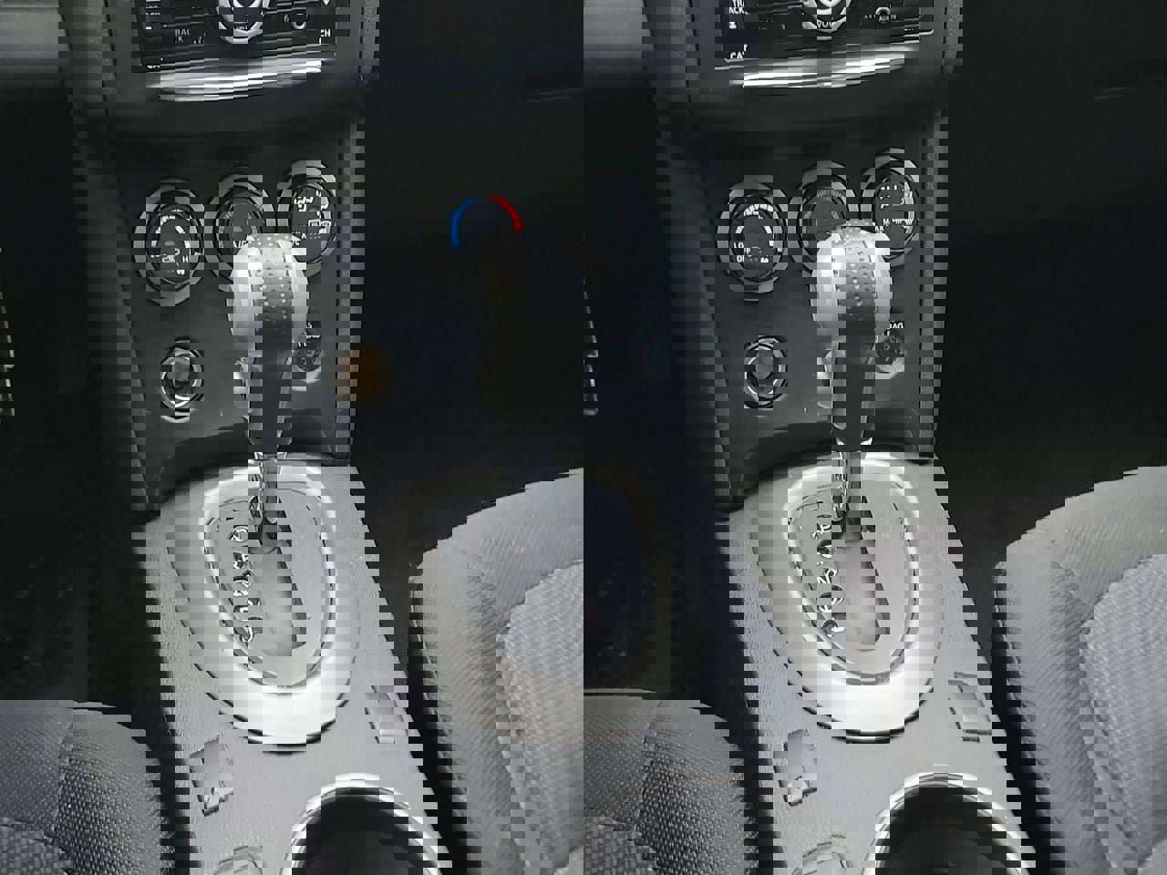 Used 2015 Nissan Rogue S image 17