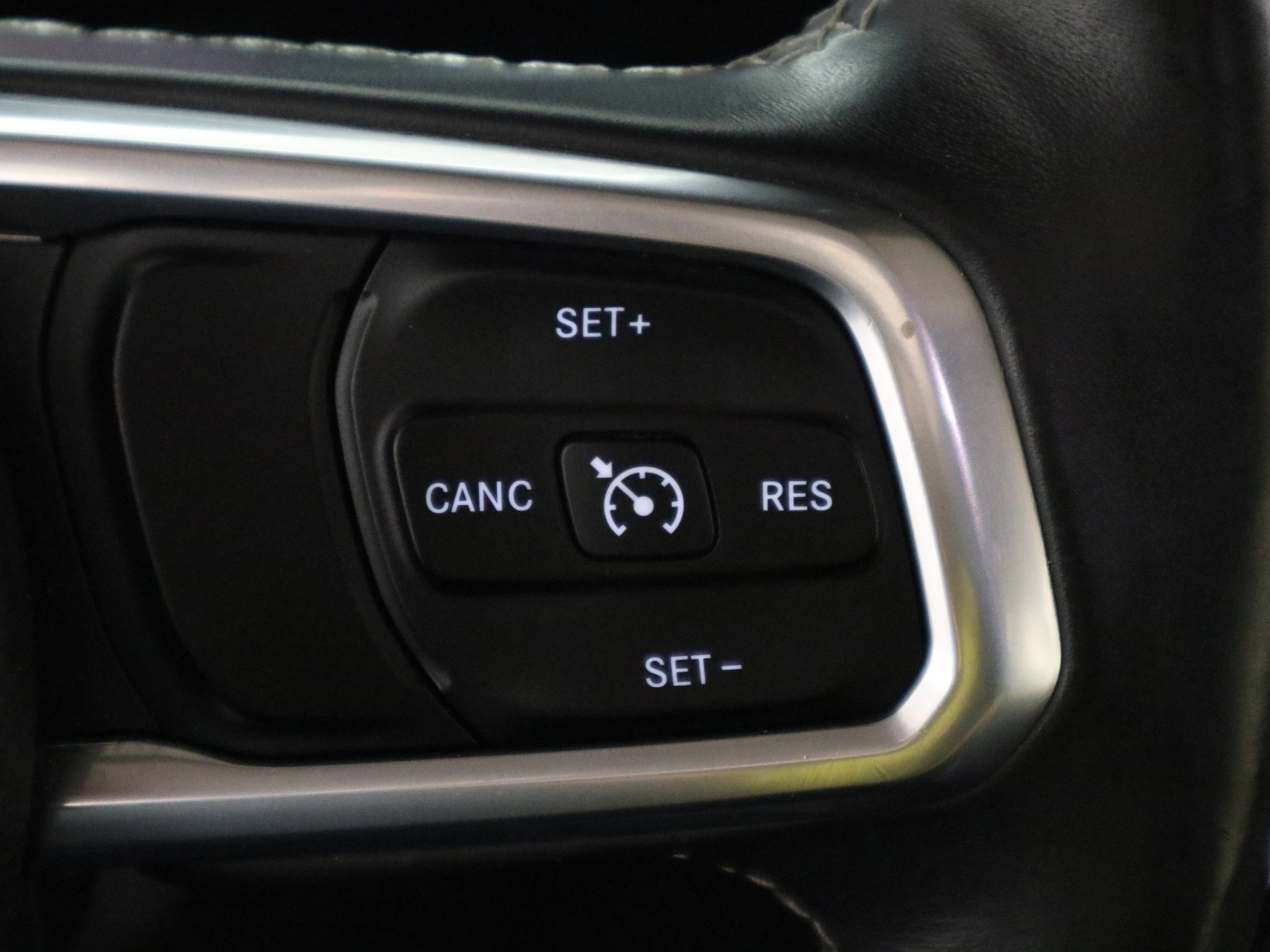 Used 2018 Jeep Wrangler Unlimited Sahara AWD/4WD image 27