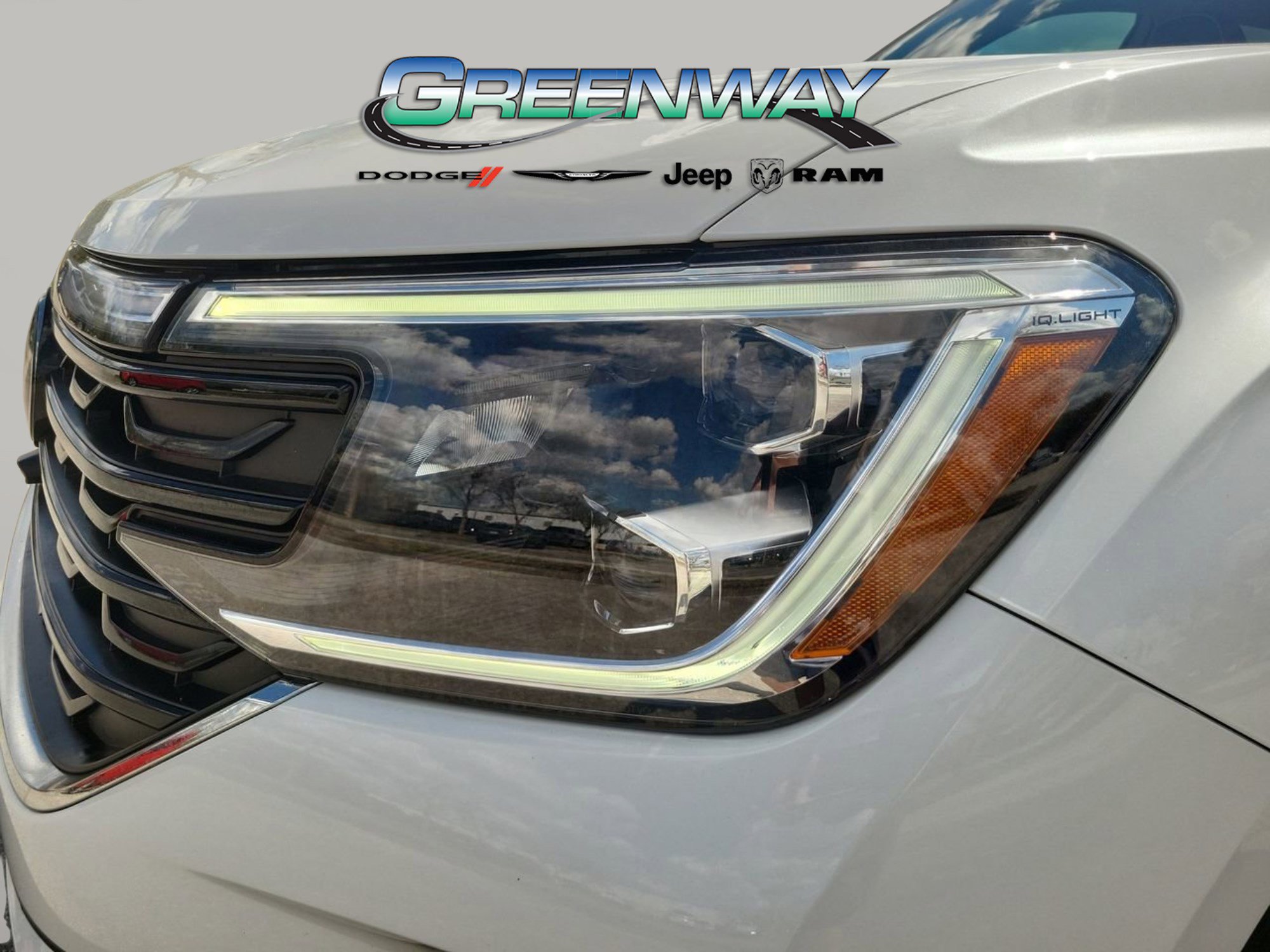 Used 2024 Volkswagen Atlas SEL Premium R-Line image 5