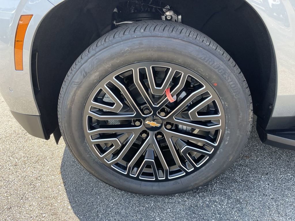 New 2025 Chevrolet Suburban Premier image 10