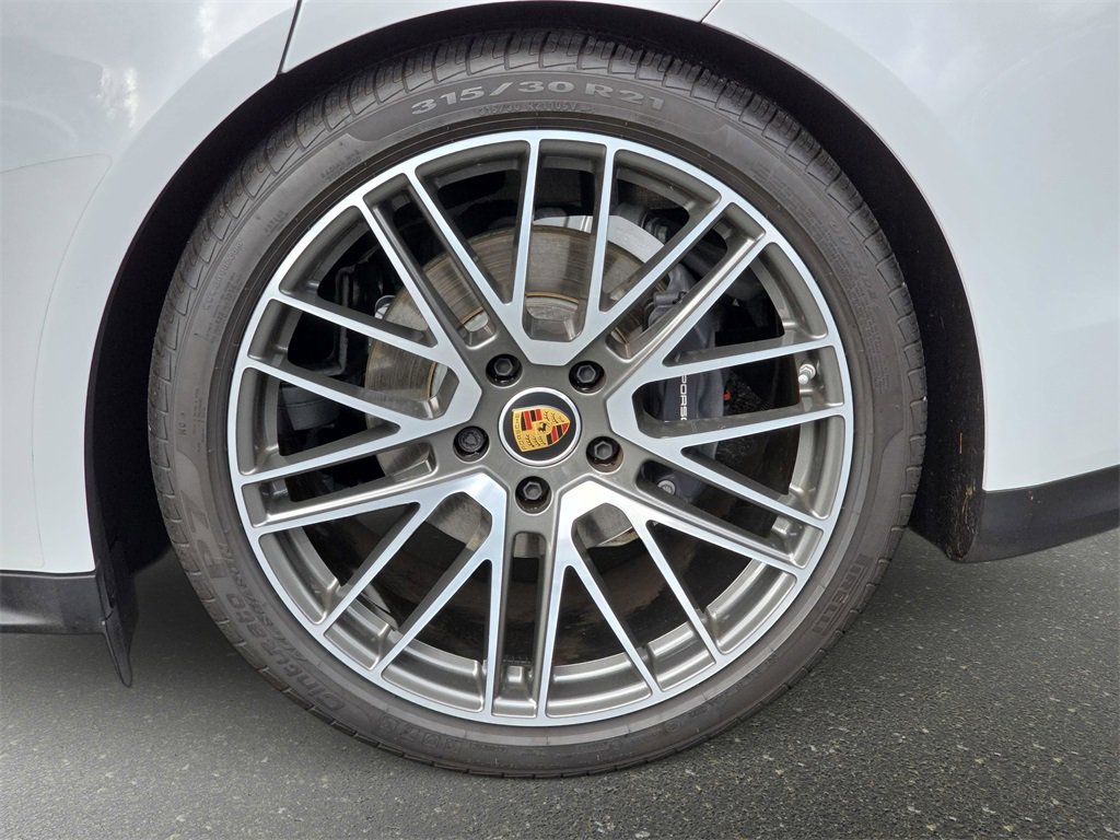 Used 2023 Porsche Panamera 4 Platinum Edition image 38