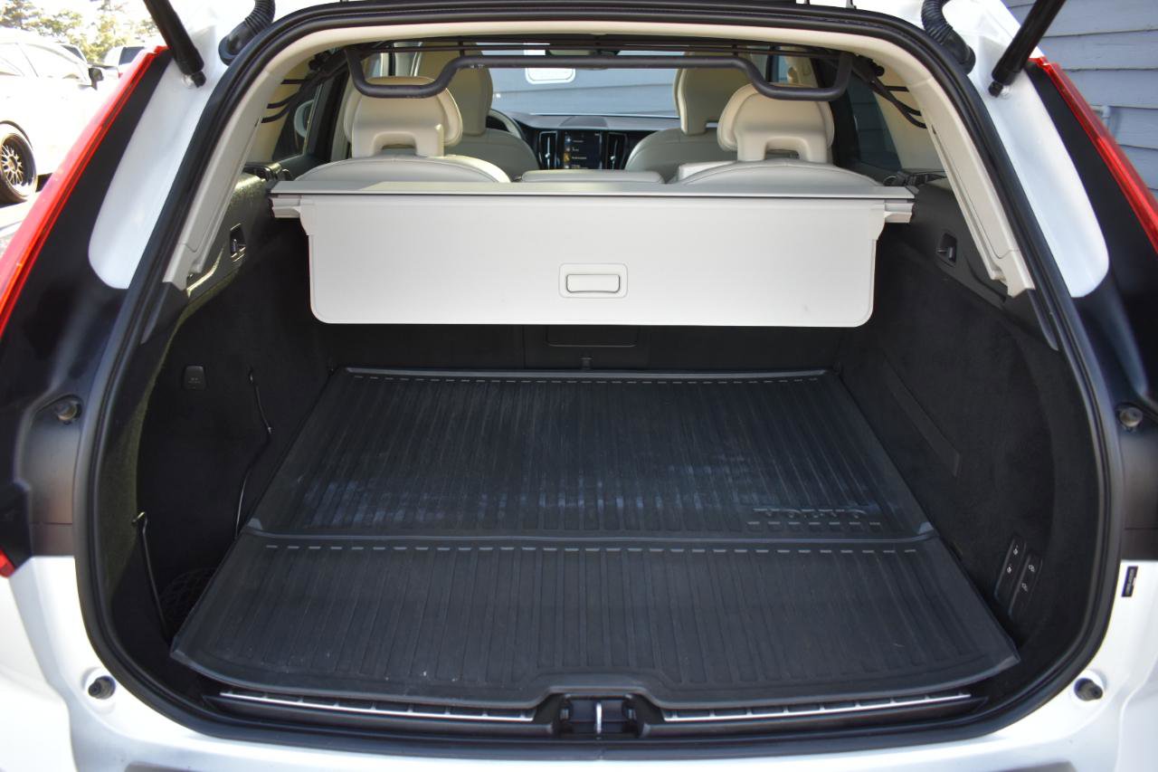 Used 2019 Volvo XC60 T8 Inscription w/ Advanced Package image 50