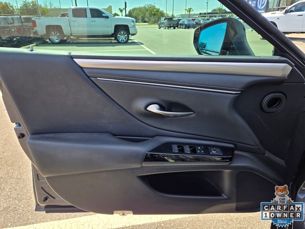 Used 2022 Lexus ES 300h F Sport w/ Accessory Package 2 image 27