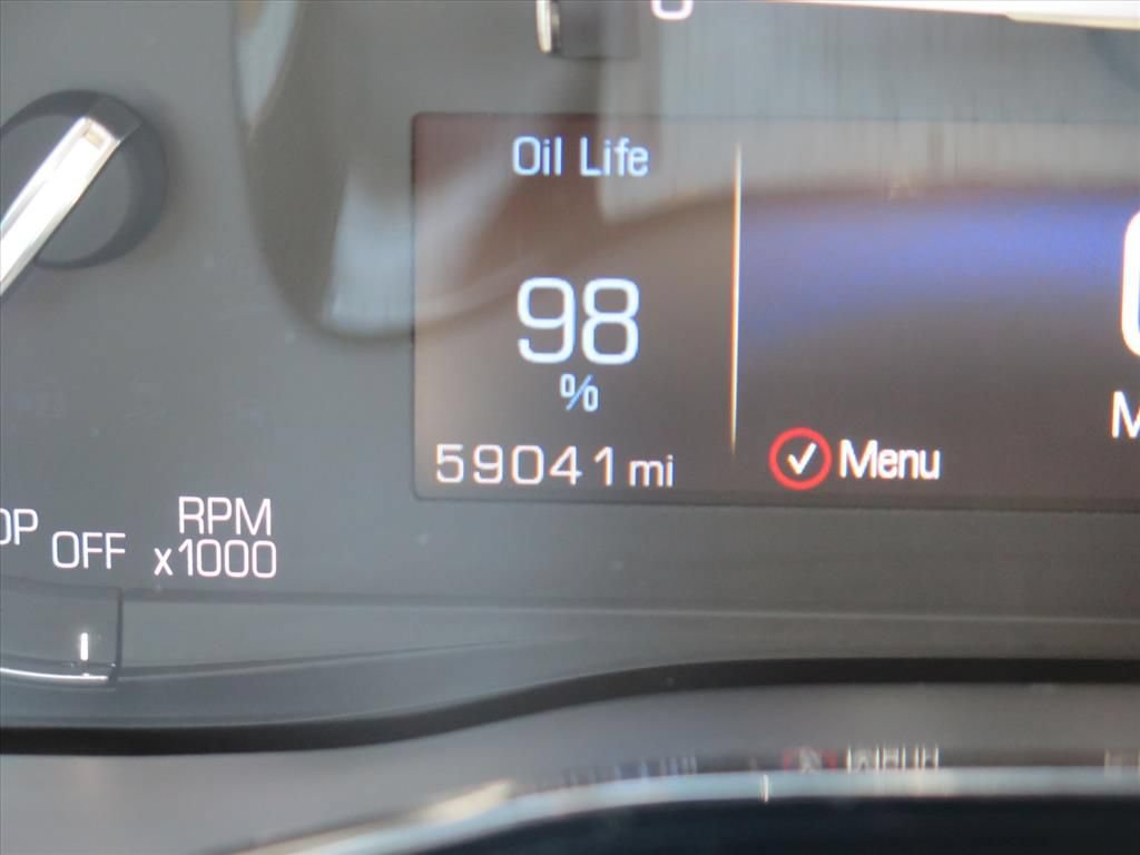 Used 2018 Cadillac XT5 Luxury w/ Driver Awareness Package FWD image 14